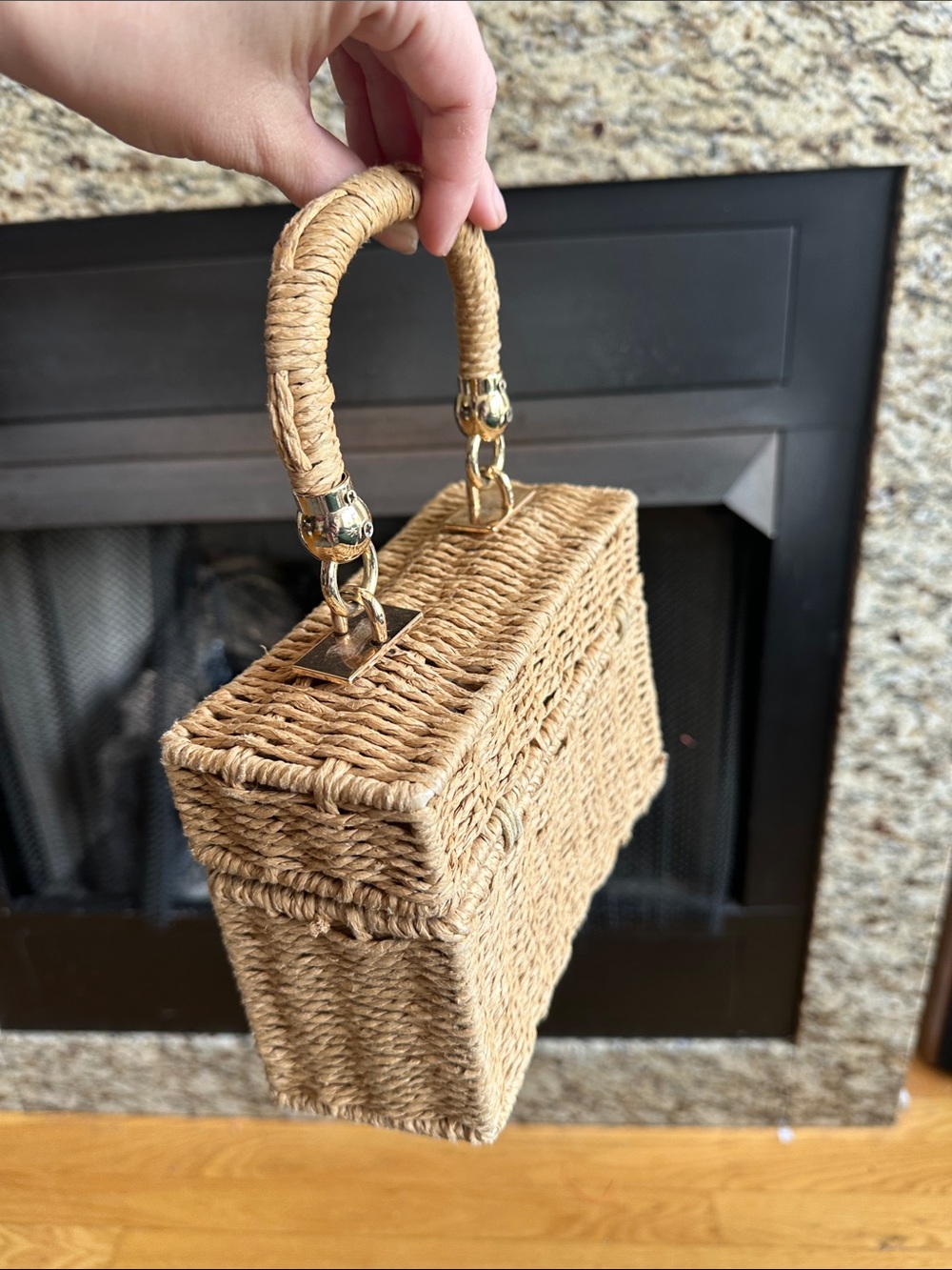 Stylish Tan Wicker Woven Bag - Picture 2 of 5